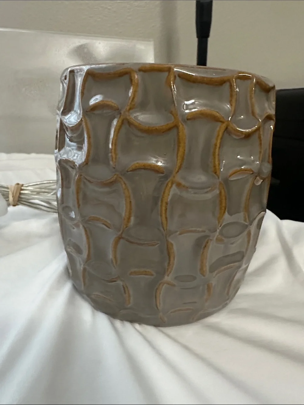 Textured Ceramic Wax melt warmer in Taupe with Brown Accents by Yankee Candle